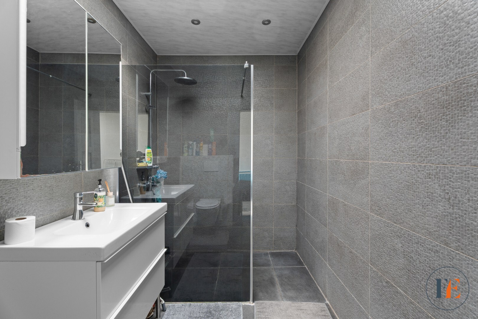 Instapklare eengezinswoning  in de Bloemekenswijk met BEZOEKMOMENT op 17/1 