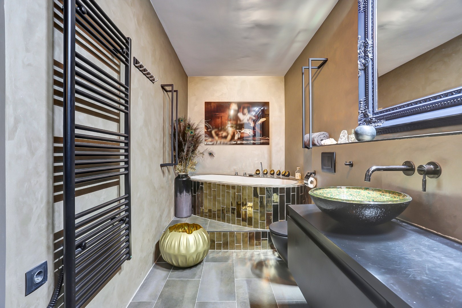 Ultiem luxe wonen in de iconische The CoolTower met spectaculair uitzicht, royaal terras (34 m²) en moderne afwerking in het bruisende hart van Rotterdam! 