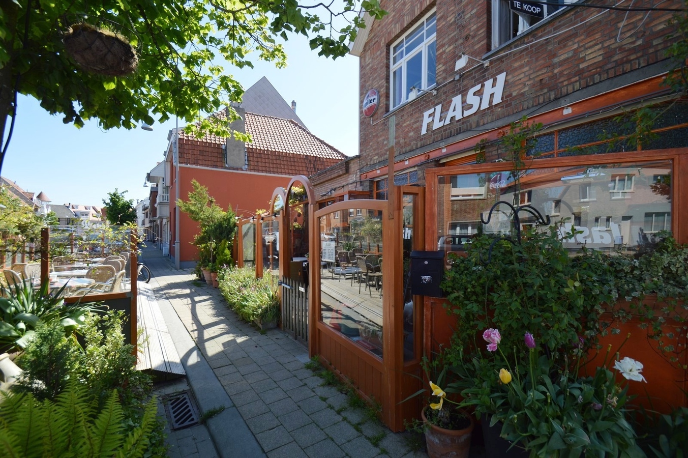 Investeringsopportuniteit: café met feestzaal - Westkapelle 