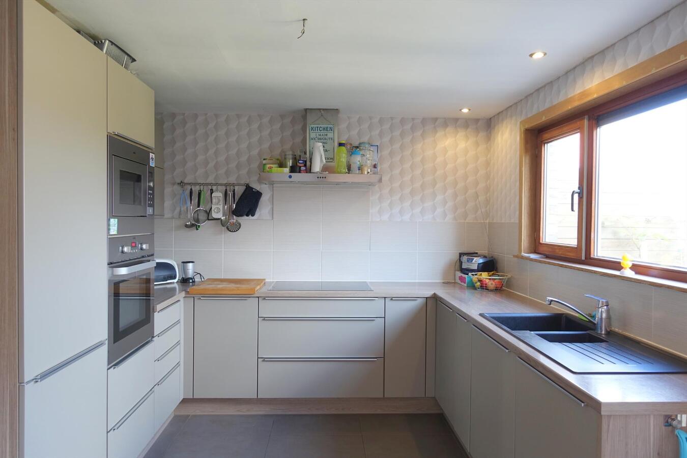 Zonnige charmante half-open woning 