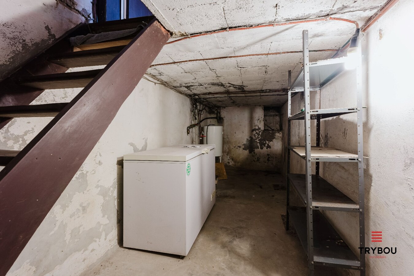 Alleenstaande woning op een ruim perceel van 2270 m² met rustige ligging te Langemark 