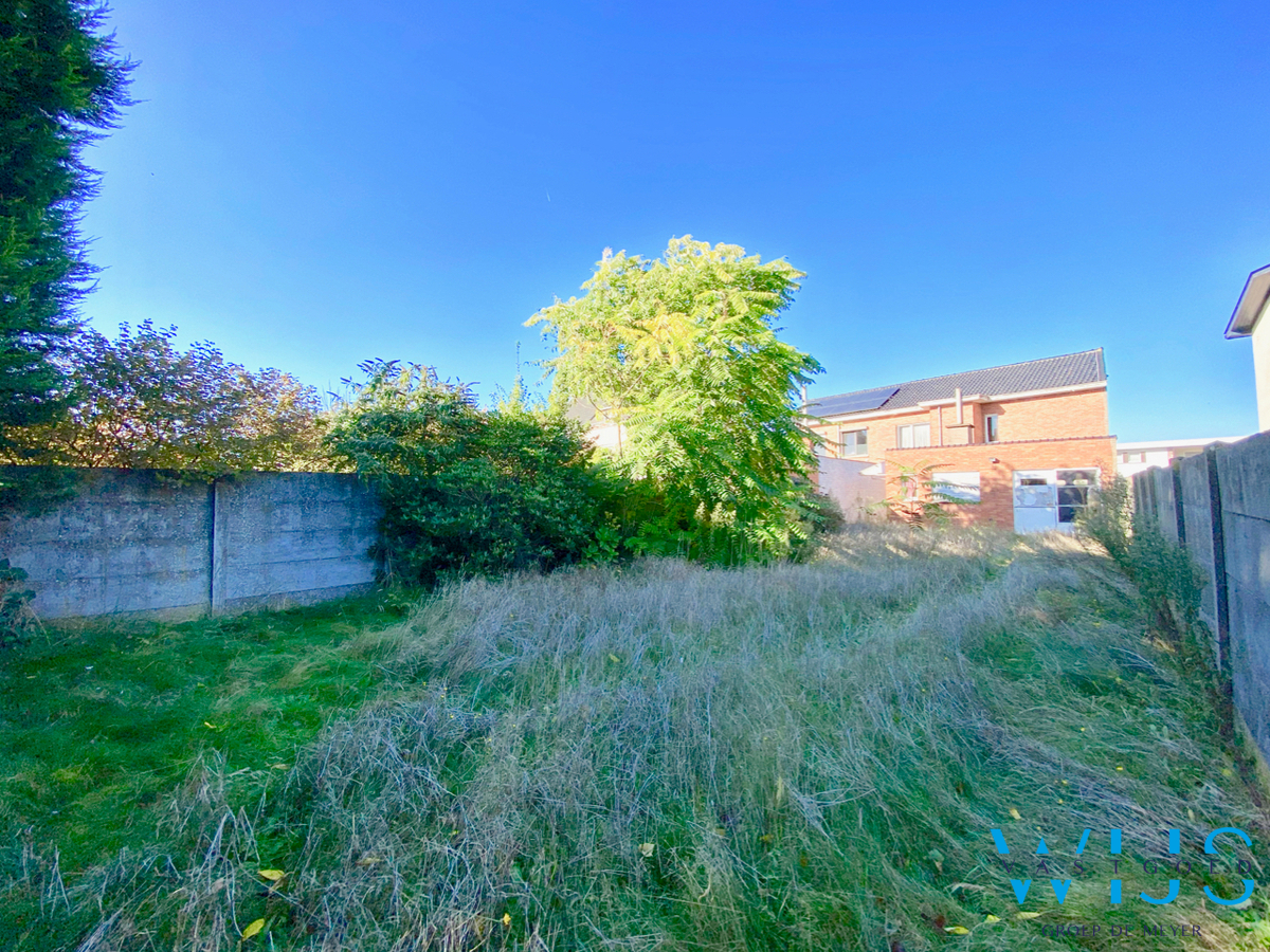 Te renoveren gezinswoning op een zonnig perceel van 1184m² te Wachtebeke ! 