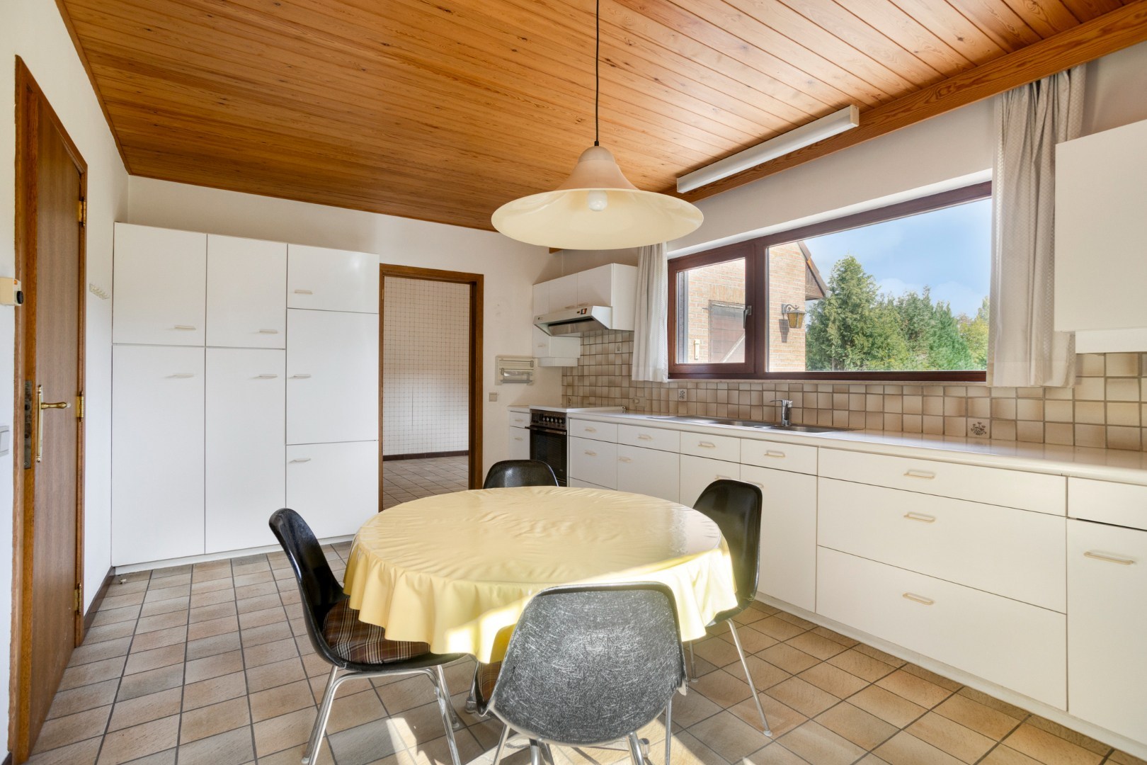 Ruime gezinswoning met grote tuin op perceel van 10a 29ca in Oud-Heverlee – bewoonbare opp. 226 m² 