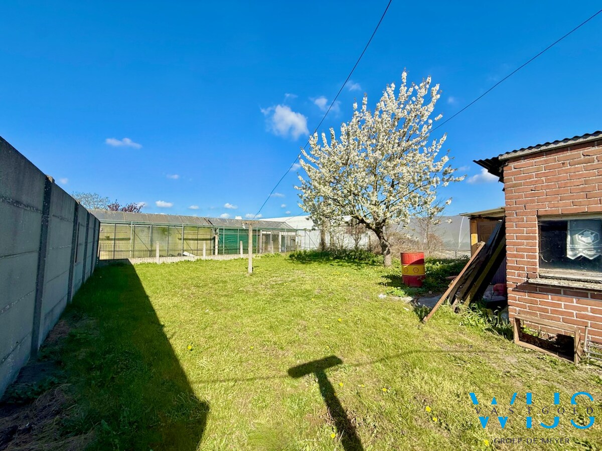 Open bebouwing op ruim perceel van 892m² te Ertvelde ! 