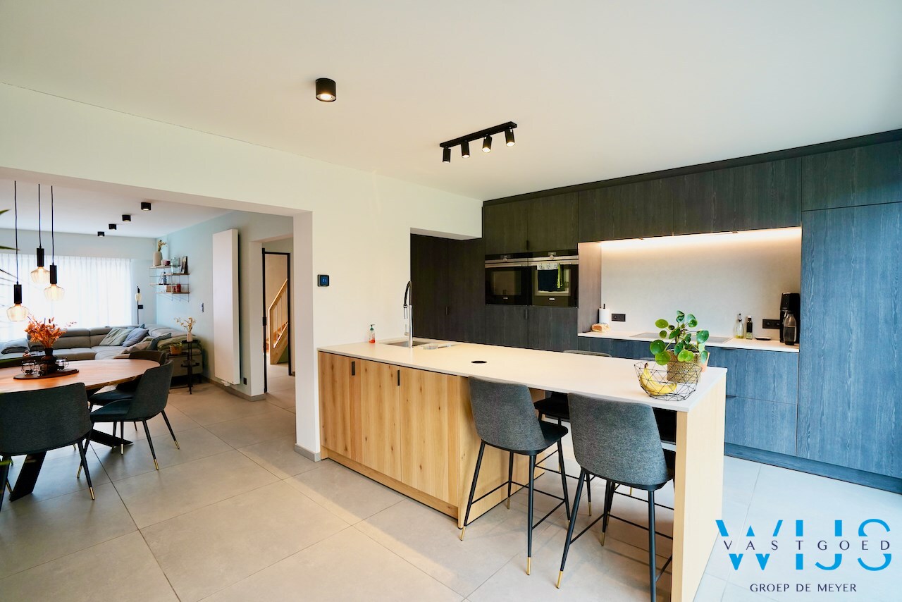 Gezellig instapklaar woonhuis in het hart van Eeklo 