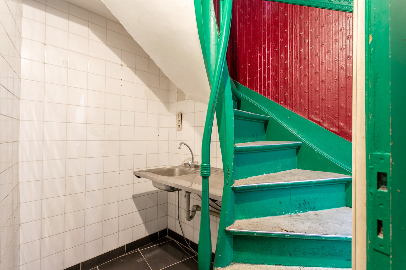 Karaktervol handelshuis op een gunstige ligging in hartje Halle 