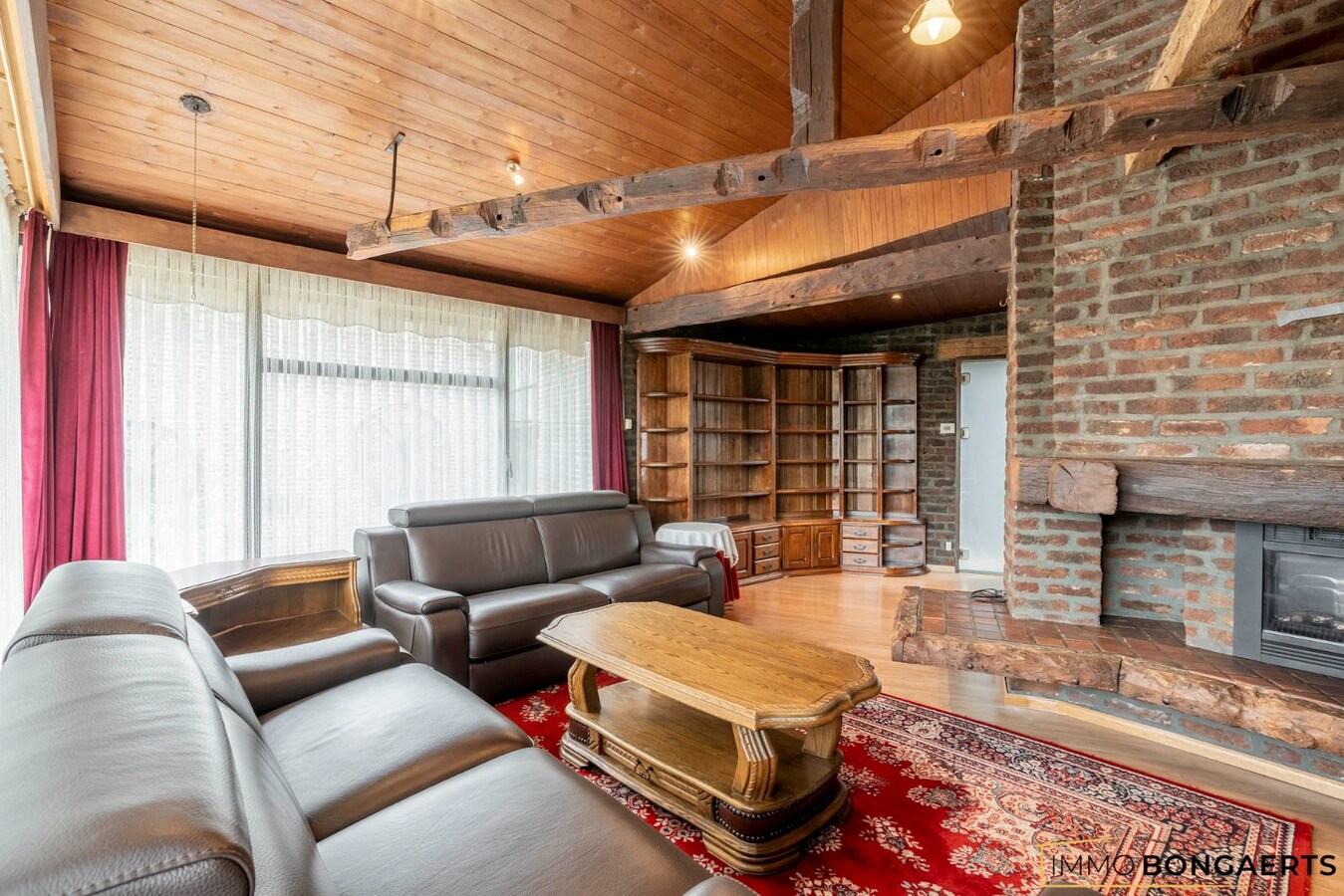 Ruime woning met vier slaapkamers 