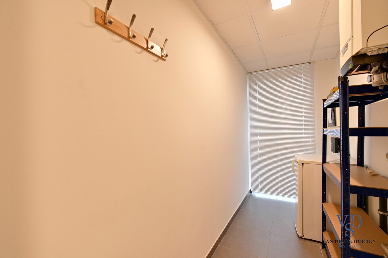 Ruime (!!) en recente assistentie-flat incl. overdekte staanplaats. 