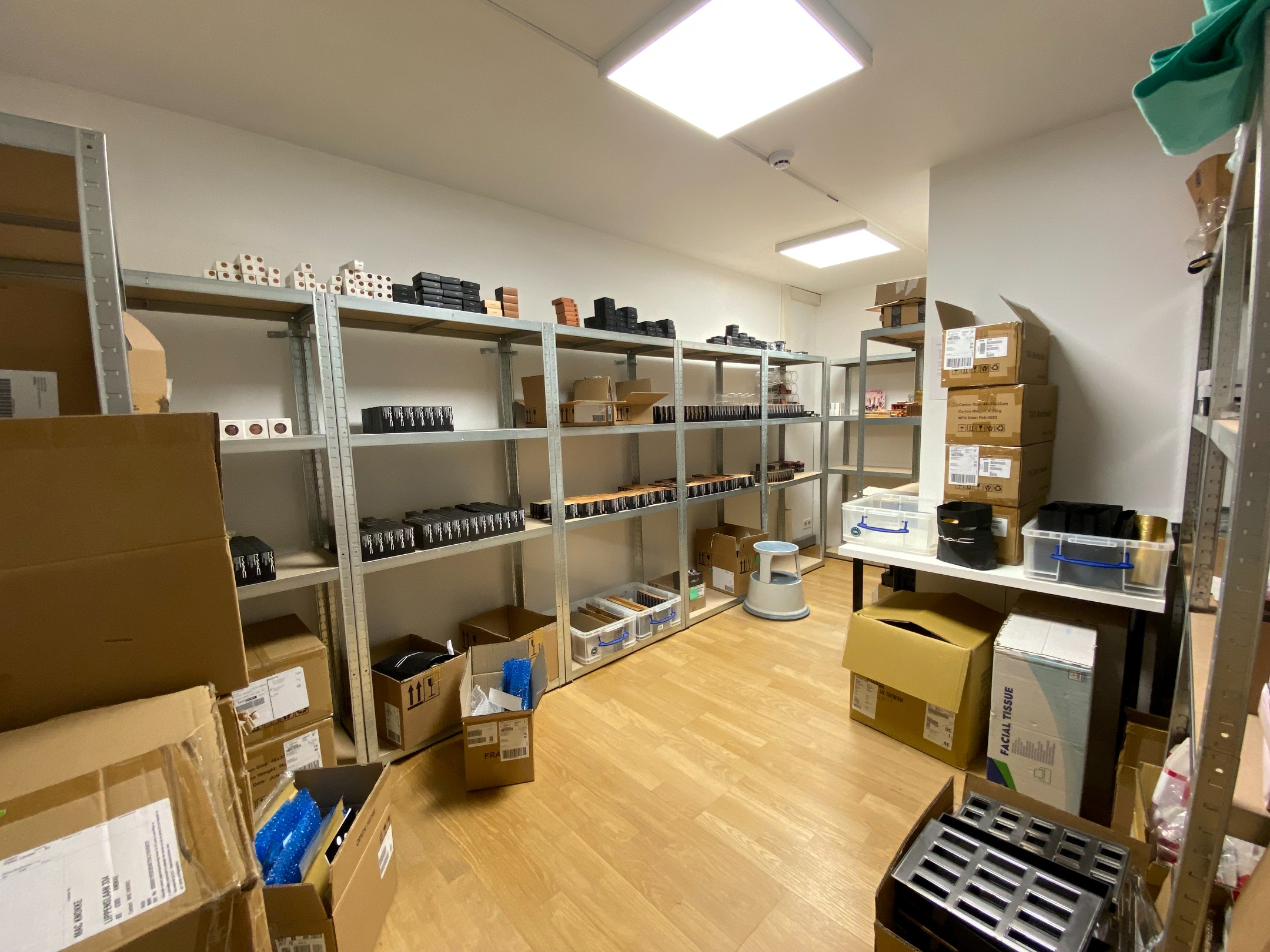 Local commercial à louer - disponible à partir du 1er mars 2026. 