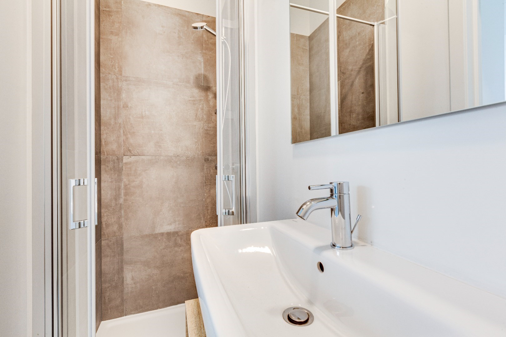 Studio nabij de Zuid en Sint -Annaplein. 