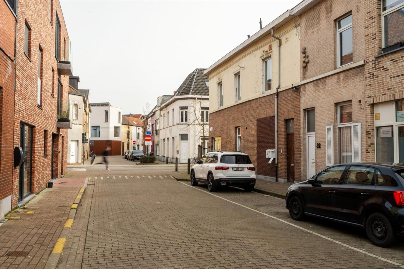 Gunstig gelegen opbrengsteigendom, bestaande uit 2 (studenten)studio's 