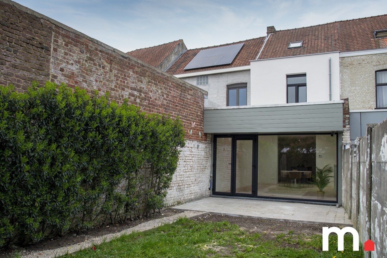 TOPPER op UNIEKE LIGGING in een van de mooiste lanen van Kortrijk EPC B ! MET UITWEG ! 