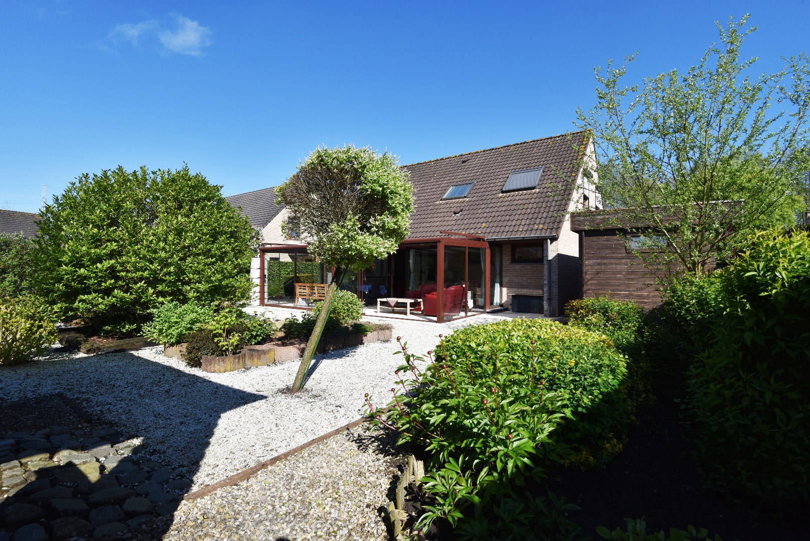 Alleenstaande zuidgerichte woning  te Eeklo 