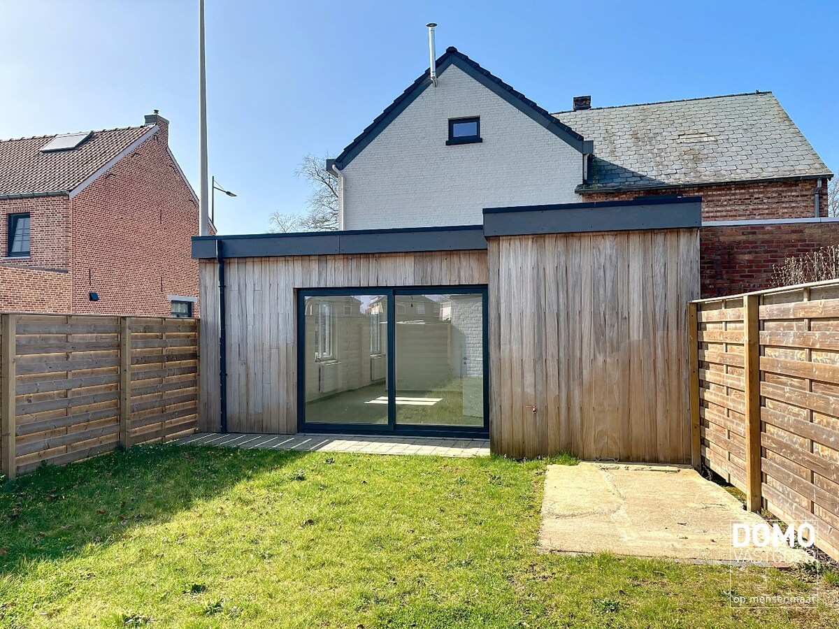 GERENOVEERDE HALF OPEN BEBOUWING MET GARAGE TE MELDERT (LUMMEN) 