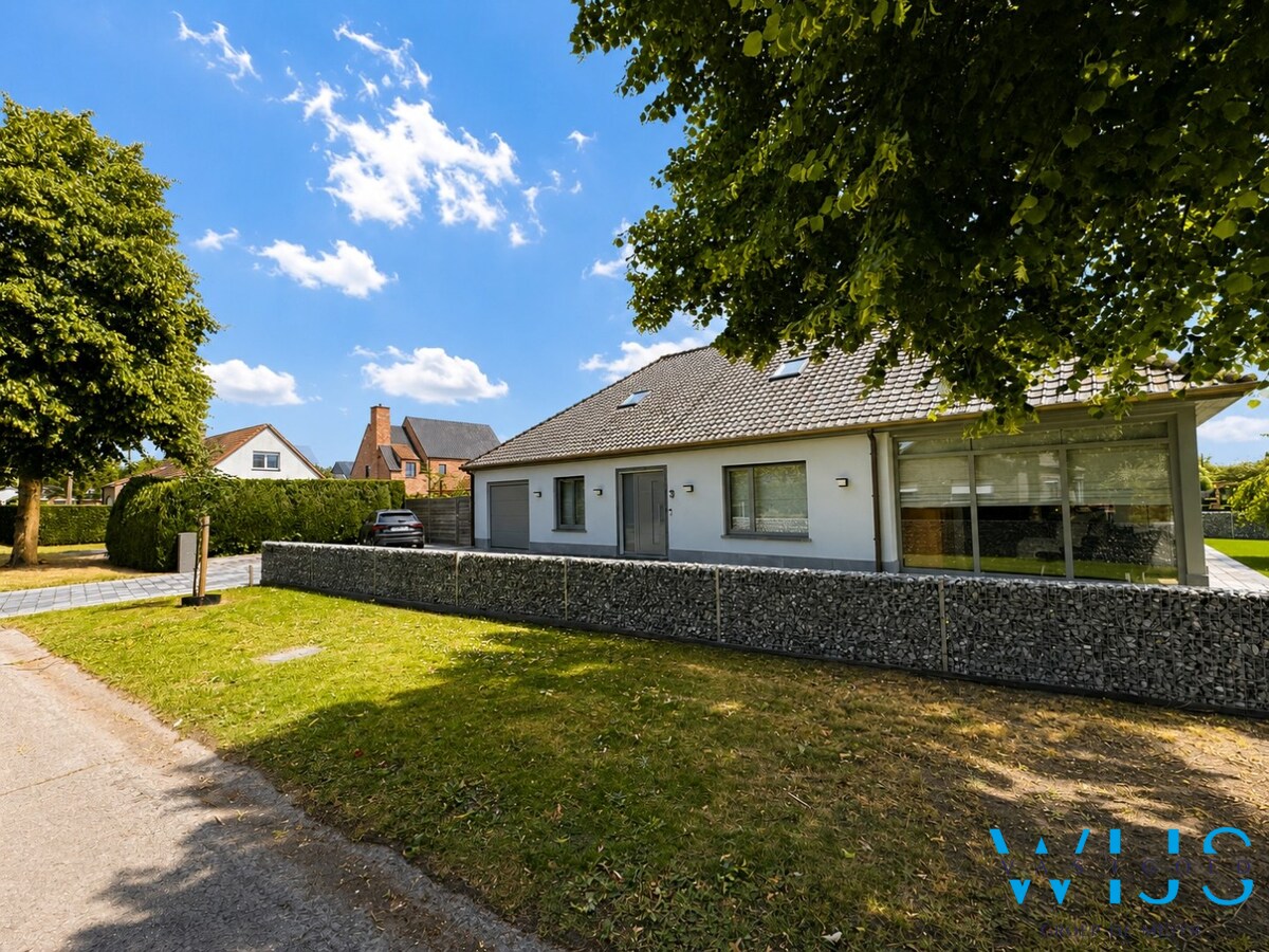 Instapklare bungalow met 5 slaapkamers, zonnepanelen en EPC label  A ! 