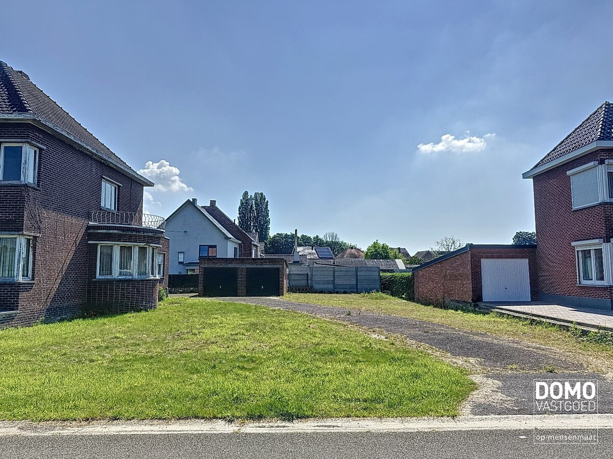 Te renoveren karaktervolle open bebouwing met tuin - mogelijkheid tot creëren extra half open bebouwing 