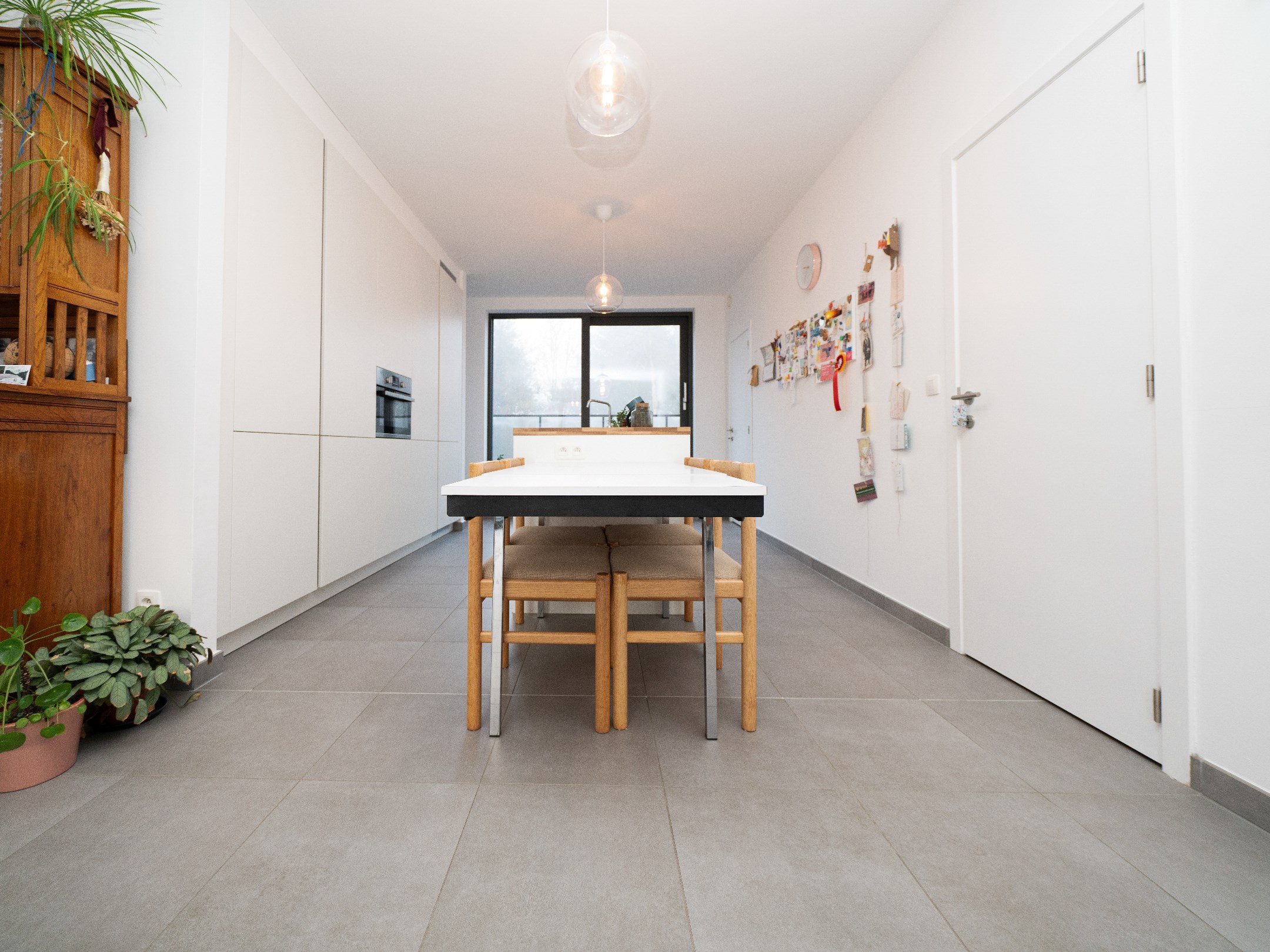 Nieuwbouwappartement met 3 terrassen, staanplaats en kelder 