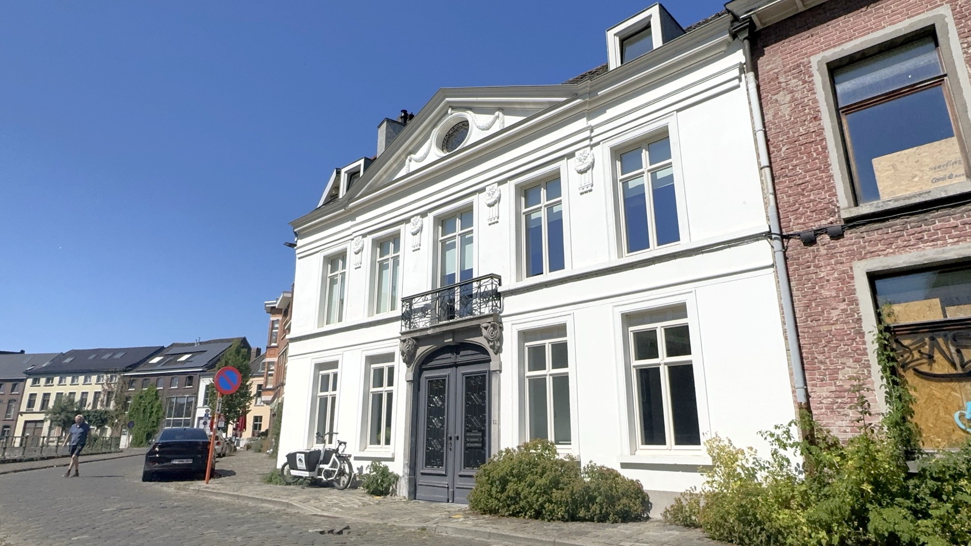 Stijlvol kantoor te huur met zicht op de Leie in Gent