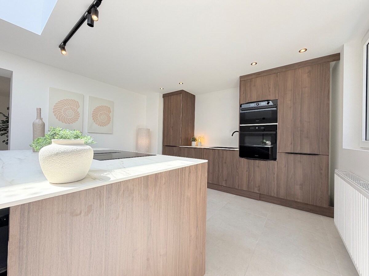 Prachtige gerenoveerde zeer ruime woning in een rustige wijk te  Gullegem ! *** NONO INSPIRED*** 