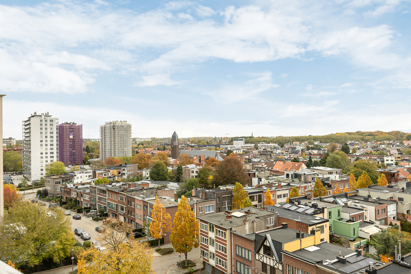 Instapklaar 2-slaapkamerappartement met terras en prachtig uitzicht in Berchem 