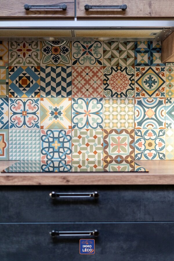 Maison entièrement rénovée en 2021 avec jardin de +/- 130m²  "SUD-EST" ! 