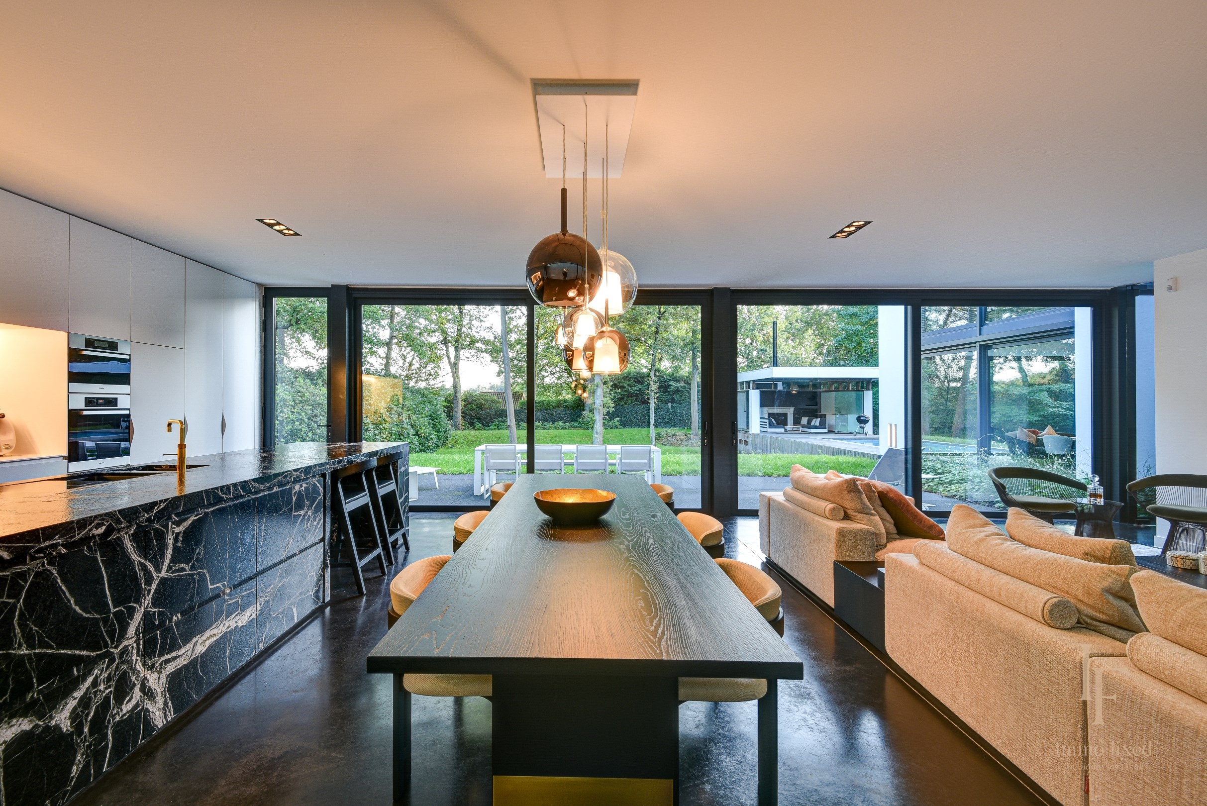 Luxe villa met 4 SLKS en praktijkruimte te SCHILDE! 