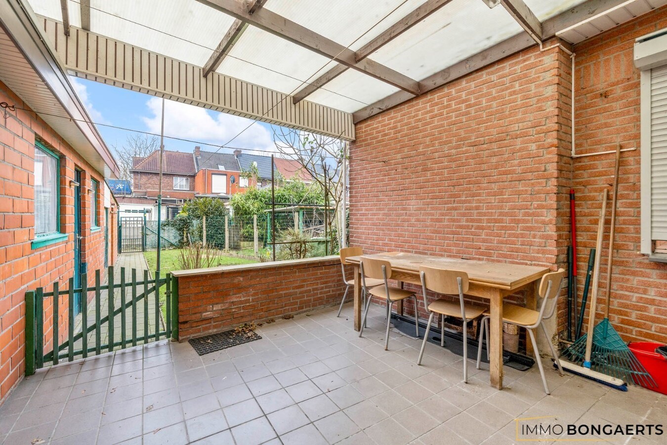 Ruime woning met vier slaapkamers 