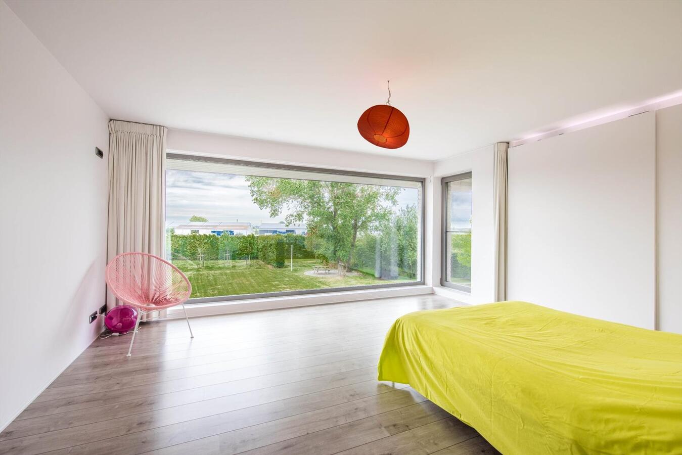 Exclusieve, riante villa op perceel van 3118 m² 