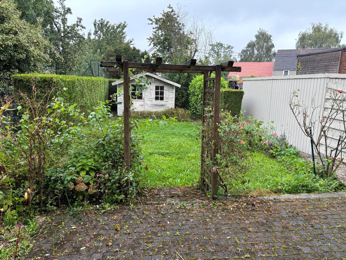 Charmante maison 4 façades avec jardin et garage 