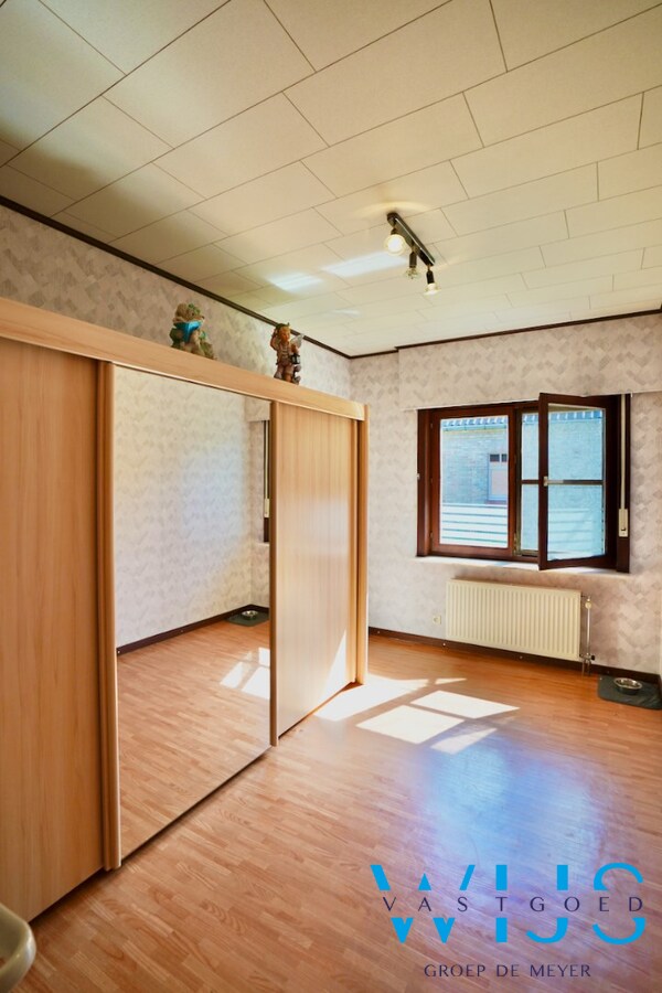 Woonhuis op 1000m² in hartje Ertvelde ! 