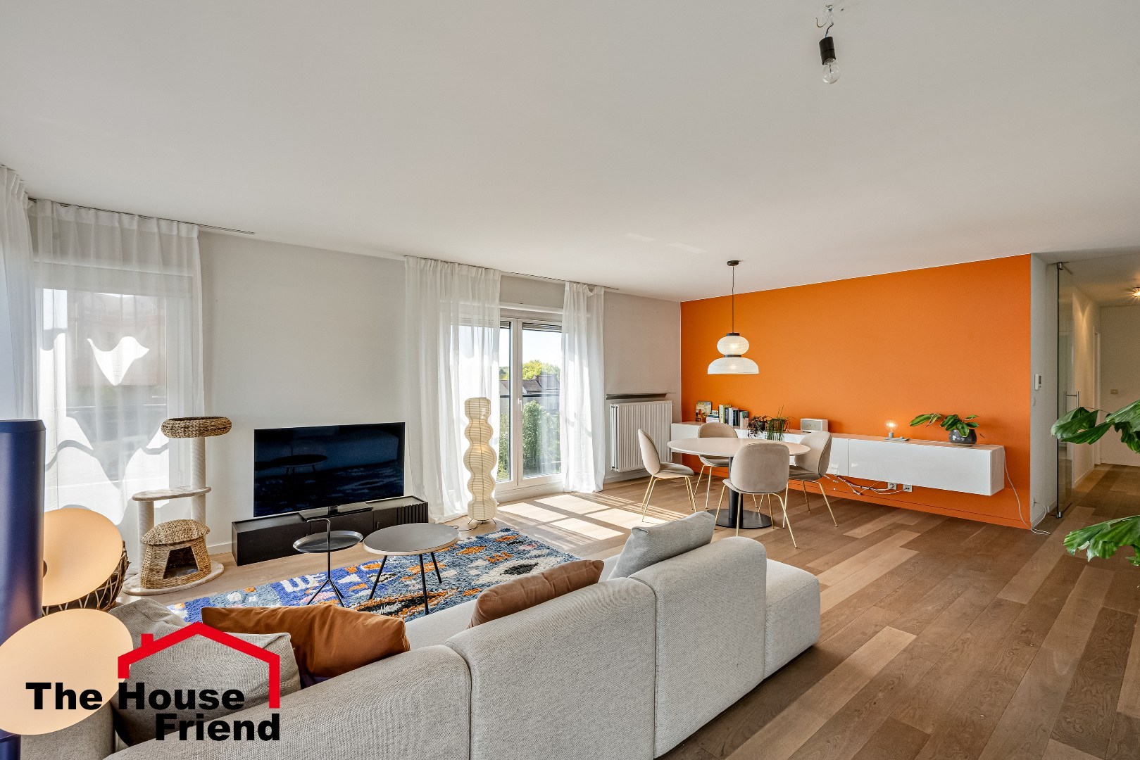 Zeer ruim penthouse met groot terras 