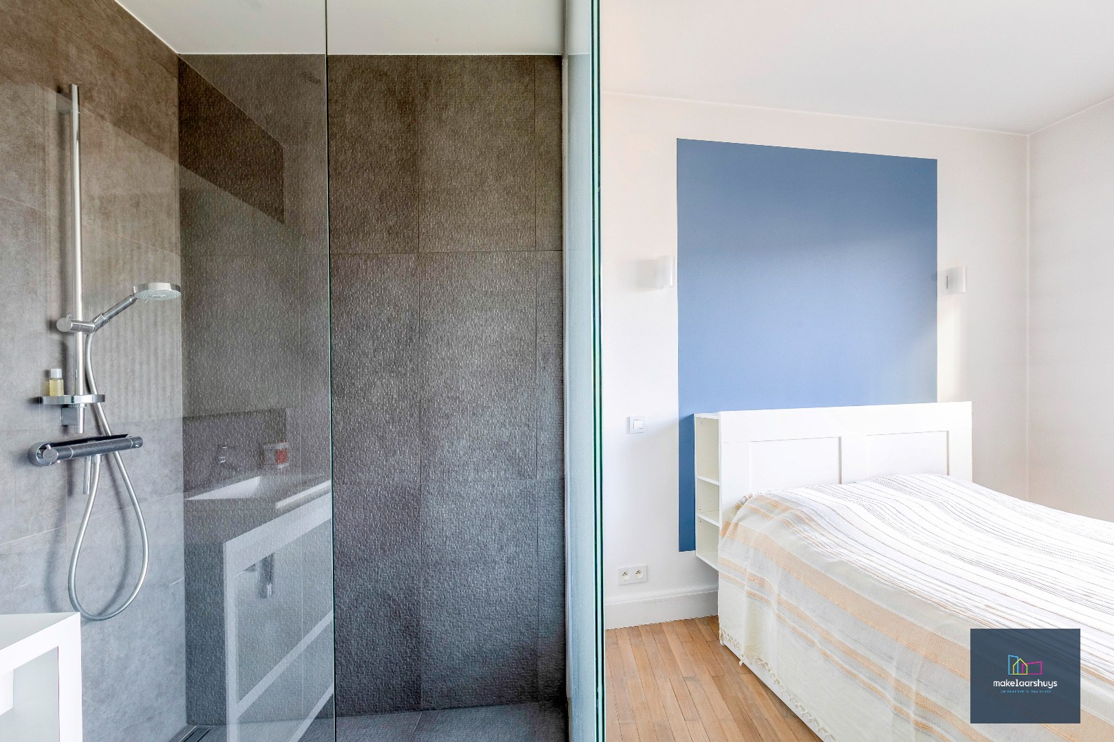 Luxueus duplex appartement   te Kouterhof met 2 slaapkamers , terras en  garageplaats 