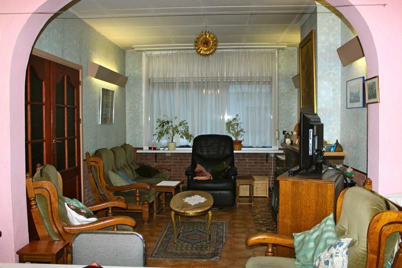 Magnifieke op te frissen gezinswoning met perfecte ligging! 