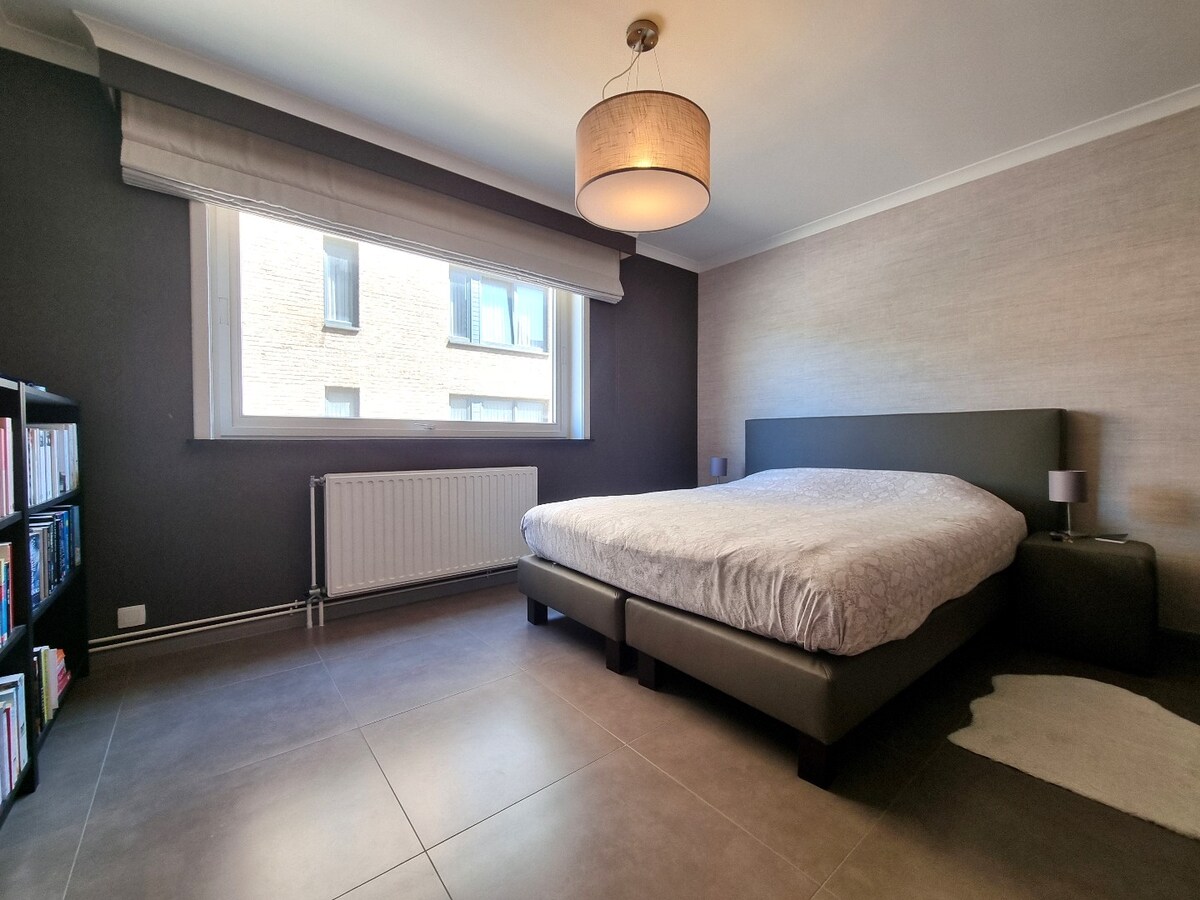 Aangenaam, zeer lichtrijk hoekappartement met open zichten - Heist 