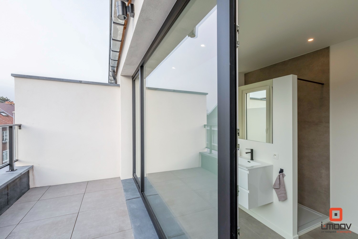 Ruime, zeer recente woning in rustige buurt 