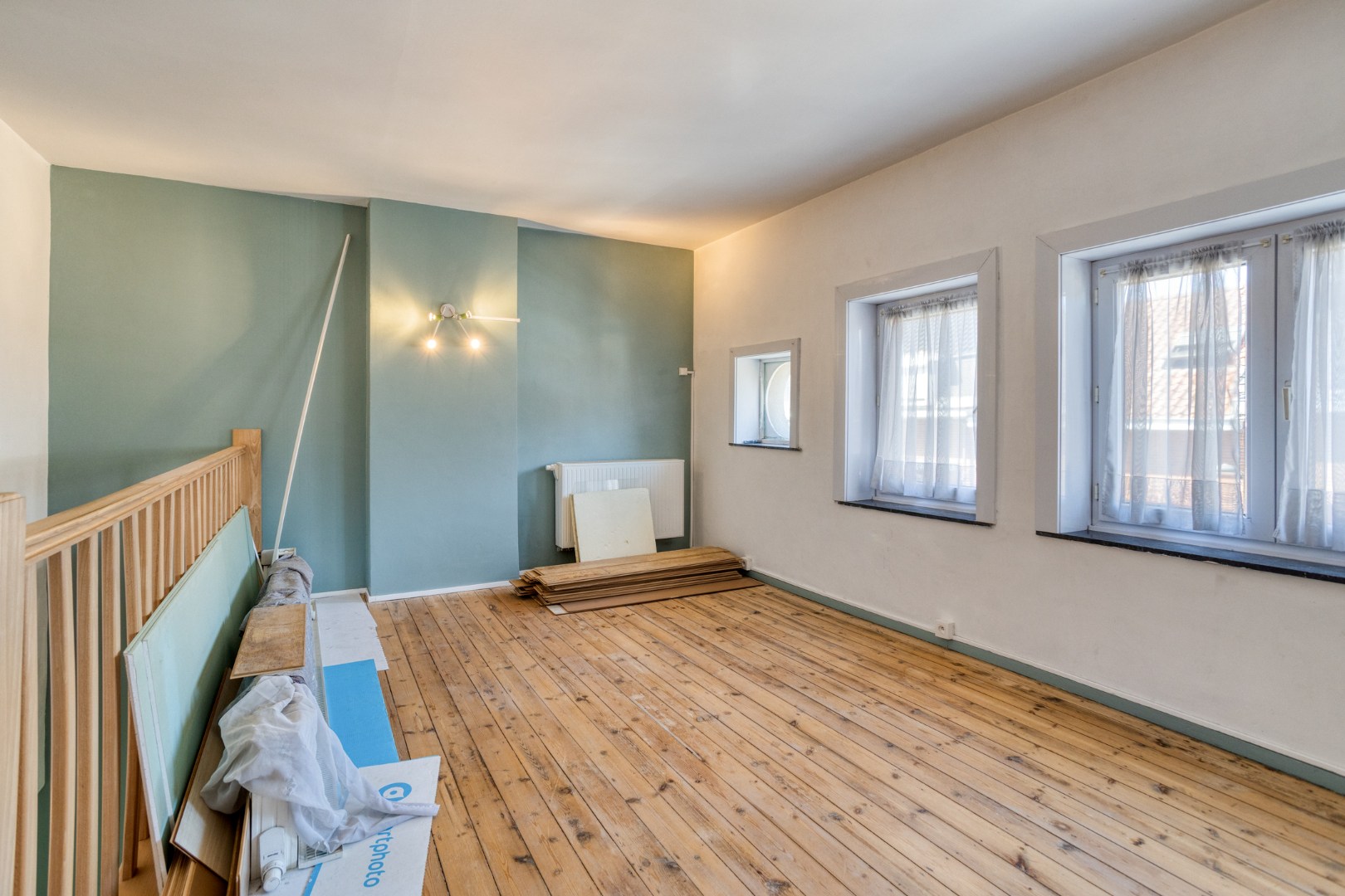 Centraal gelegen ruime woning met 4 slaapkamers en tuin te Tienen - EPC 222Kwh/m² 