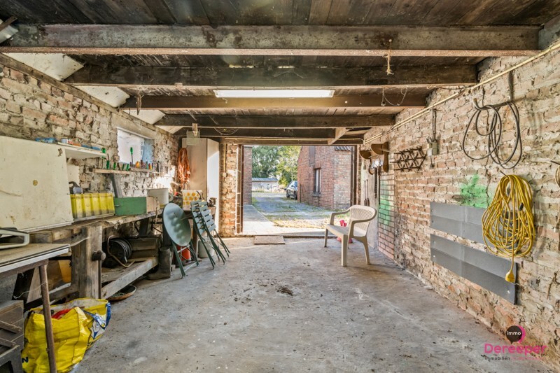 Alleenstaande woning met bijgebouwen en prachtig landelijk uitzicht 