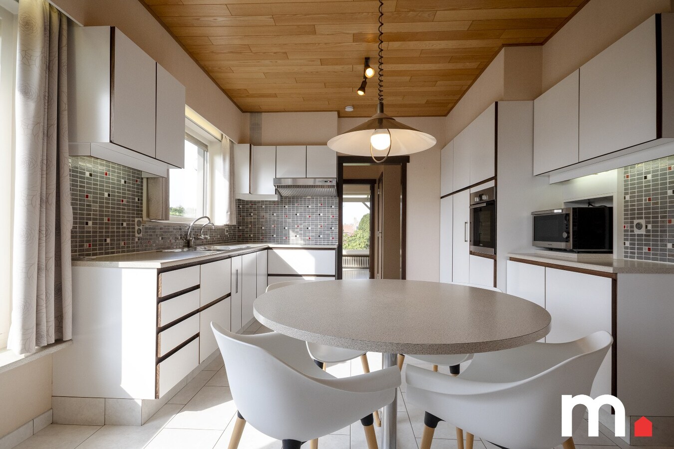 Alleenstaande villa met 5 slaapkamers en zonnige tuin 1127 m² op TOPligging ! 