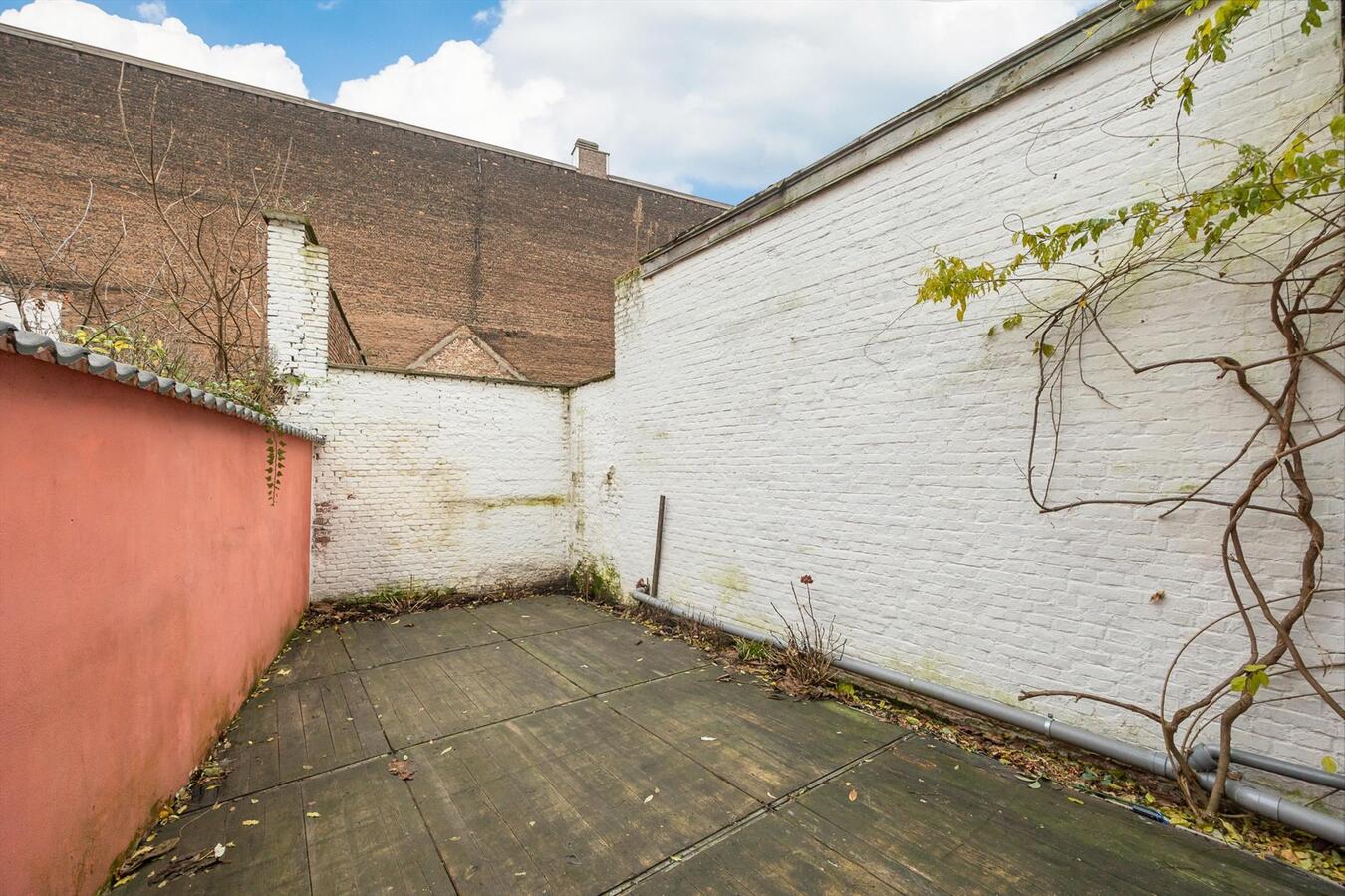 Gerenoveerd gelijkvloers appartement met stadstuin! 