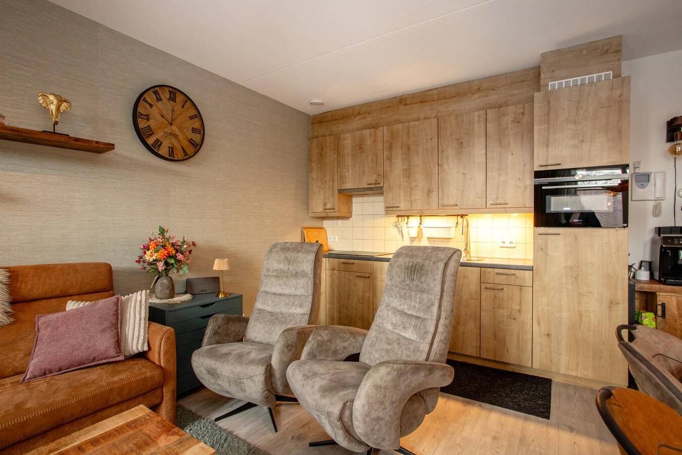 Instapklaar en modern appartement met erfpacht in hartje Bladel – mét eigen parkeerplaats en berging! 