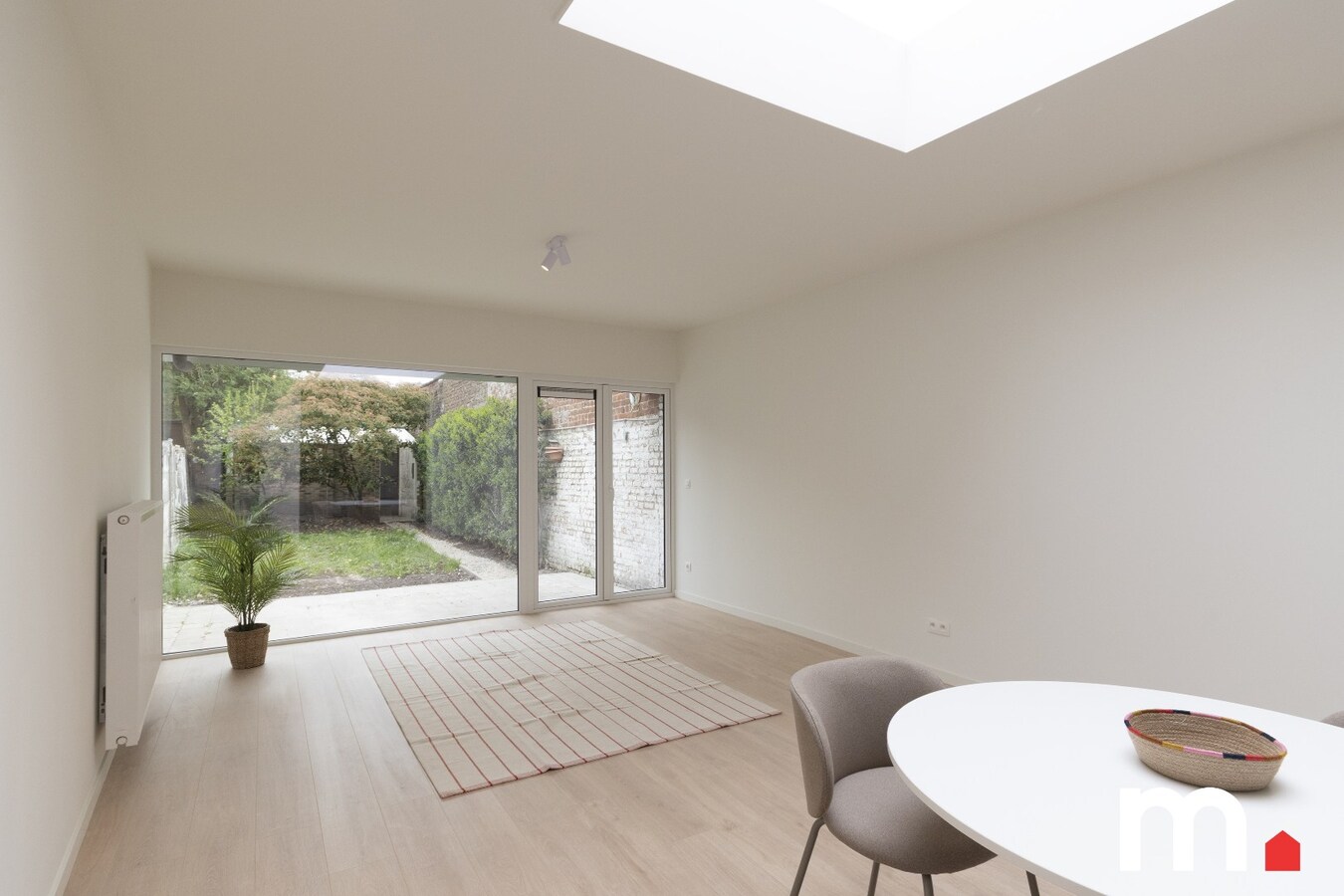 TOPPER op UNIEKE LIGGING in een van de mooiste lanen van Kortrijk EPC B ! MET UITWEG ! 