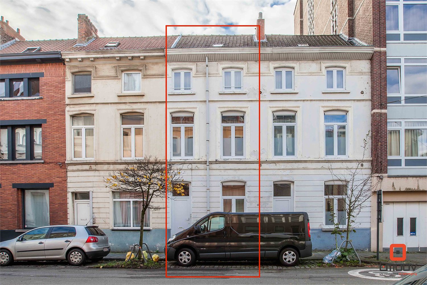 Mooie opbrengsteigendom met vijf lichtrijke studentenkamers 