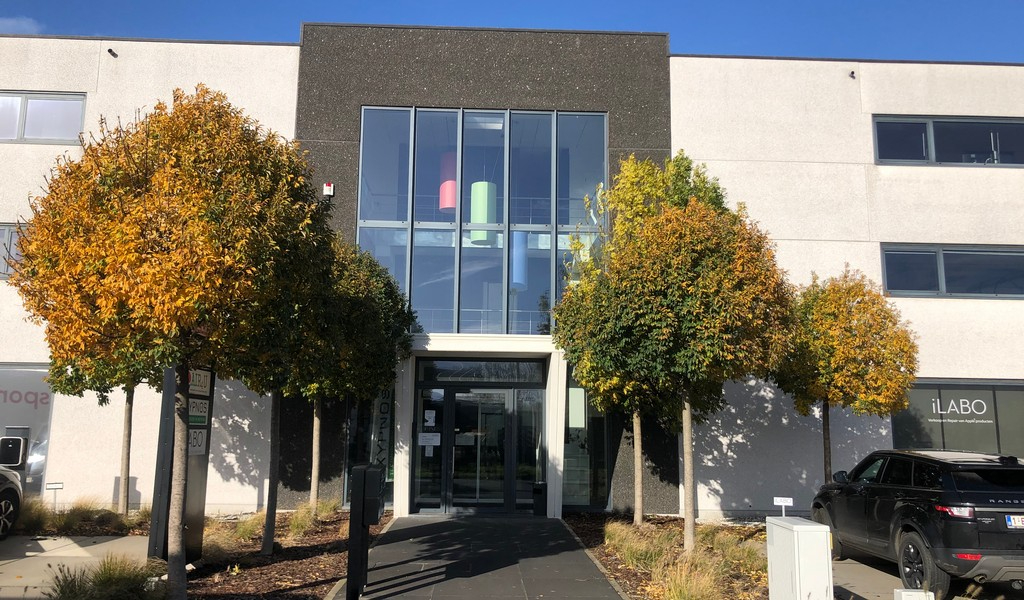 Recente kantoren te huur op zichtlocatie aan E17 in Kruibeke