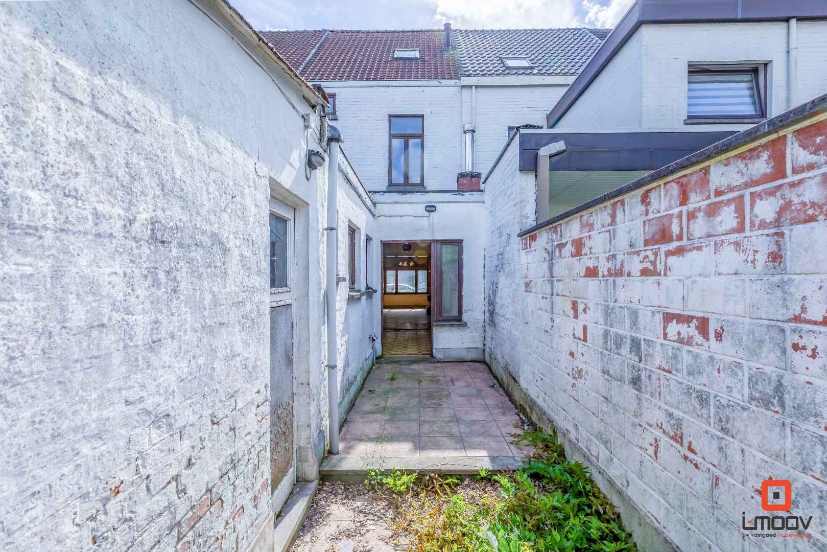 Karaktervolle te renoveren woning in Sint-Amandsberg 