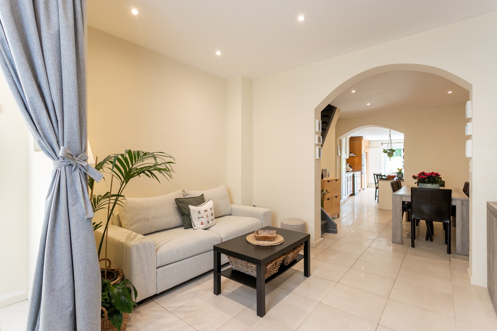 Instapklare woning met tuin te Sint-Pieters-Leeuw 