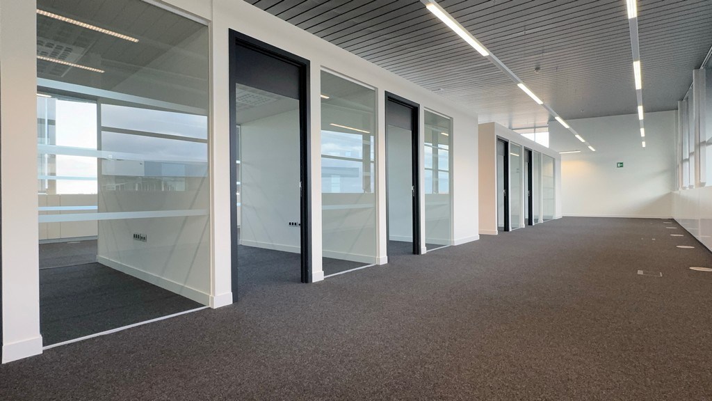 Kantoren te huur met visibiliteit langs de R4 in Merelbeke-Melle