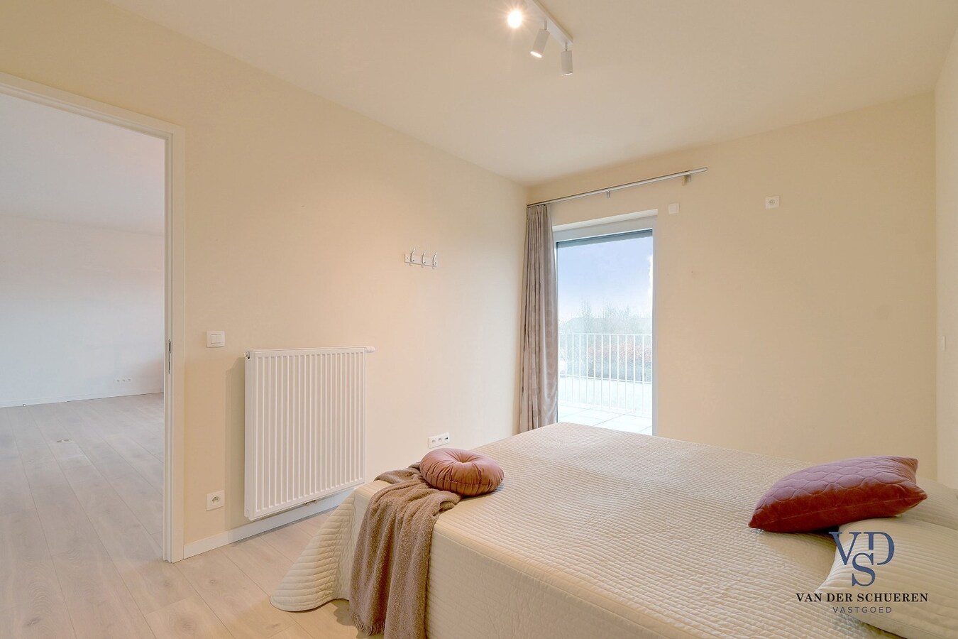 Luxueus 1-slp-appartement met staanplaats (ondergronds). 