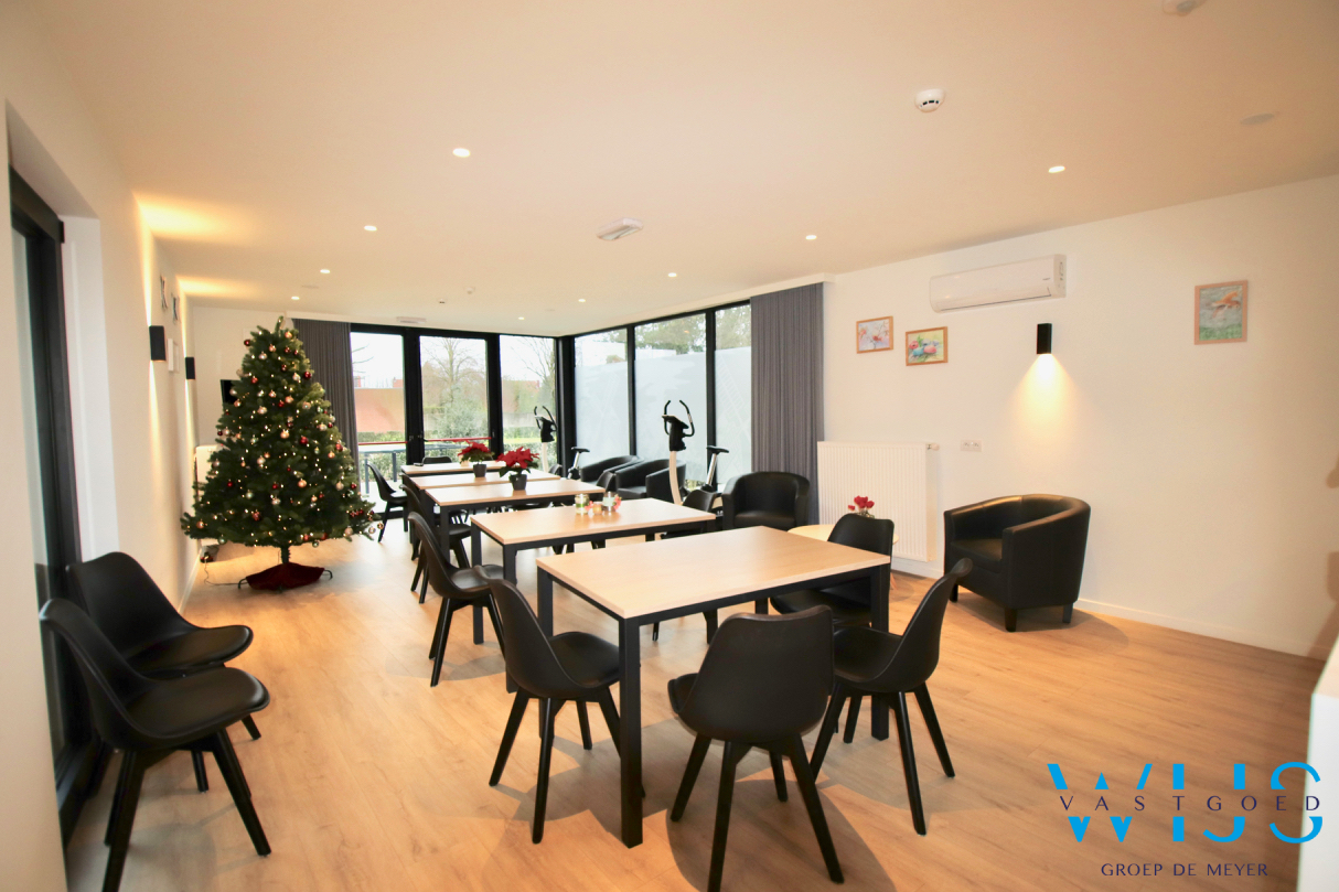 Serviceflat in hartje Waarschoot ! 