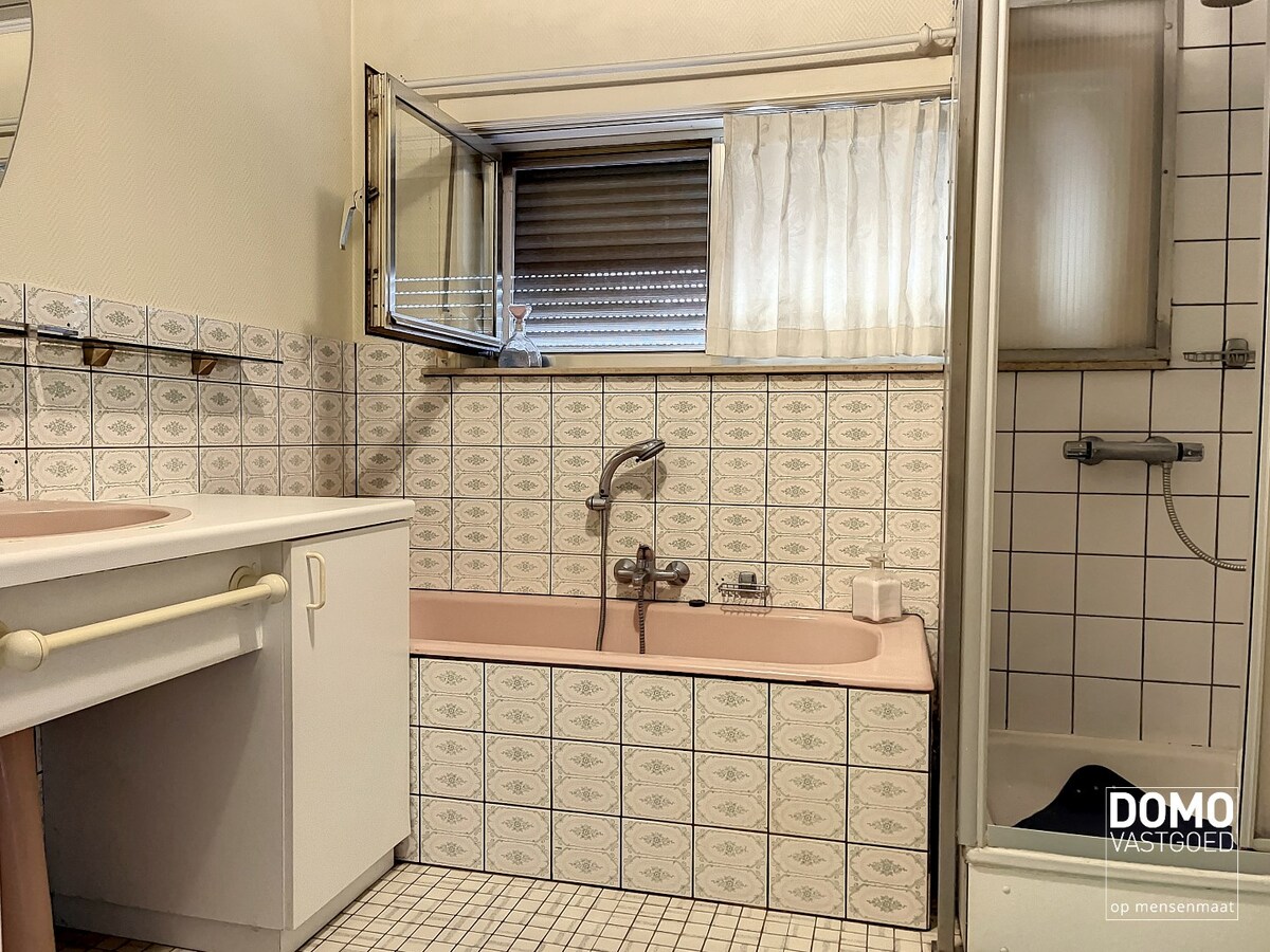 Ruime woning met tuin, inpandige garage en 4 slaapkamers in Linkhout. 