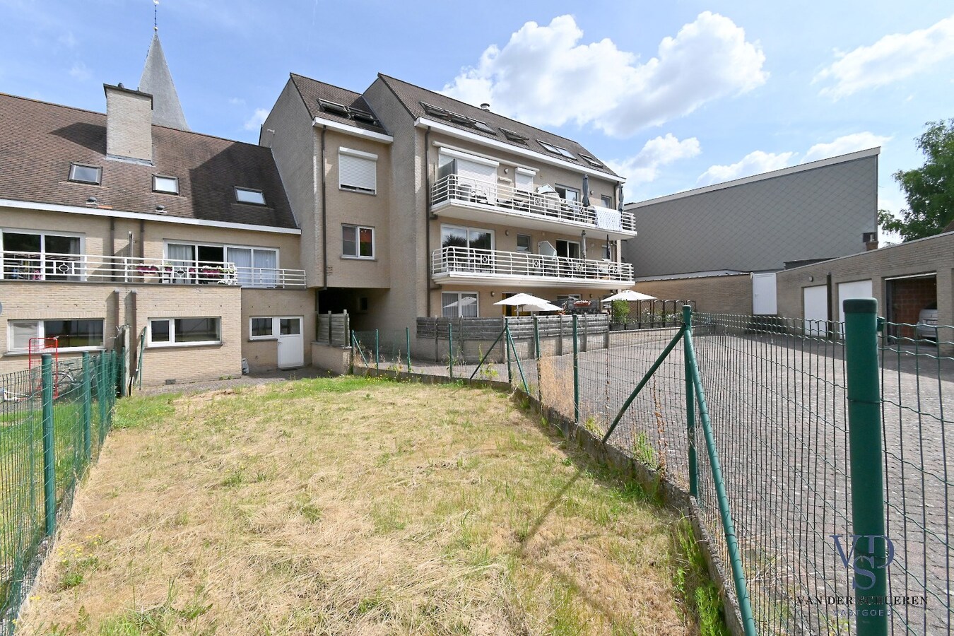 Uitstekend gelegen winkelruimte. 